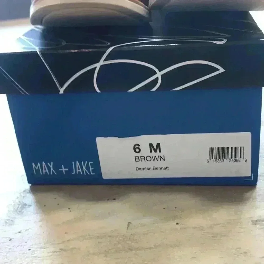 NWT max& jake chukka boots size 6